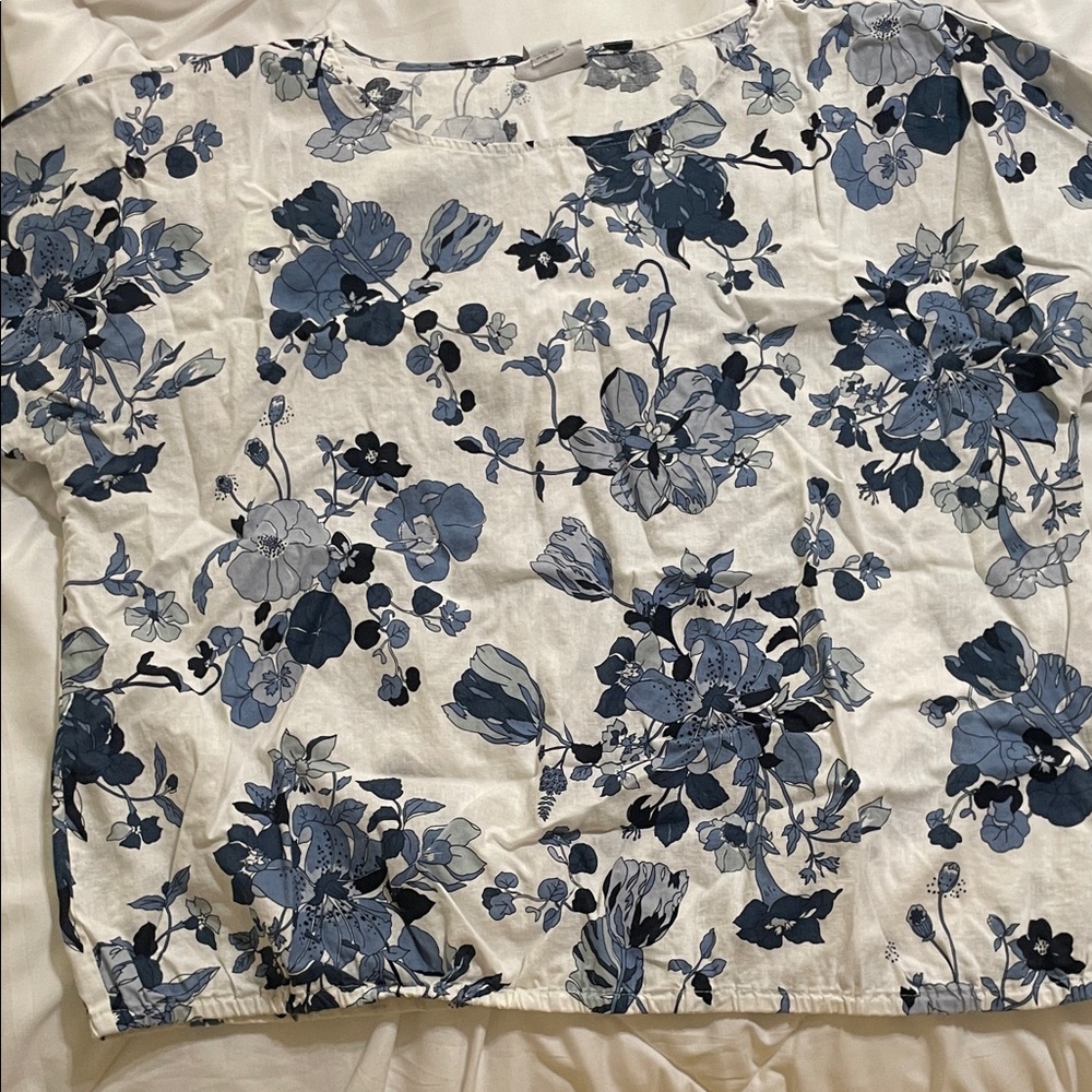 Liz Claiborne Navy and White Floral Blouse